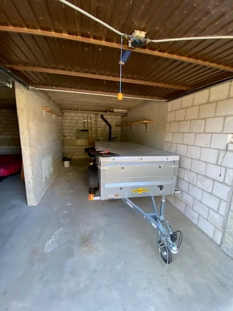 Ampio e luminoso appartamento di 4,5 locali con balcone e 2 garage comunicanti – foto 14 di 16