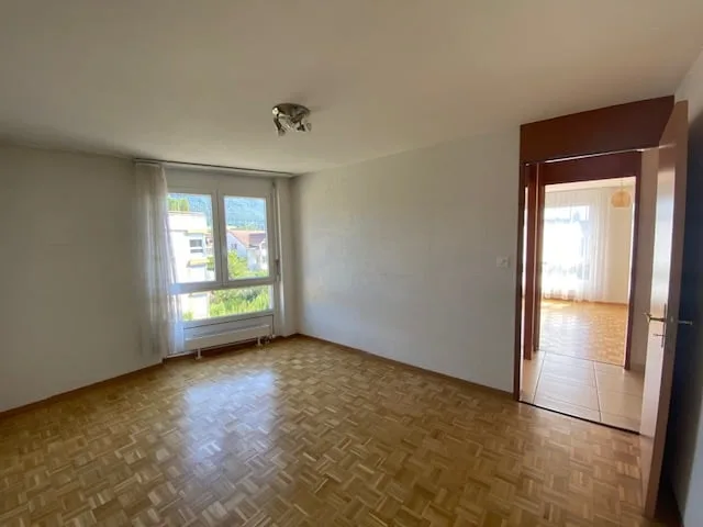 Ampio e luminoso appartamento di 4,5 locali con balcone e 2 garage comunicanti – foto 11 di 16