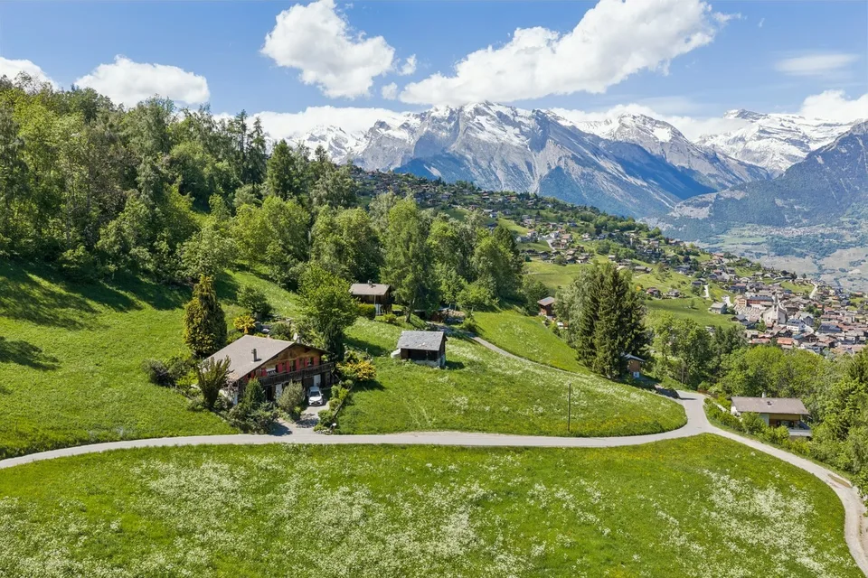 Chalet with independent apartment, in the heart of wild nature