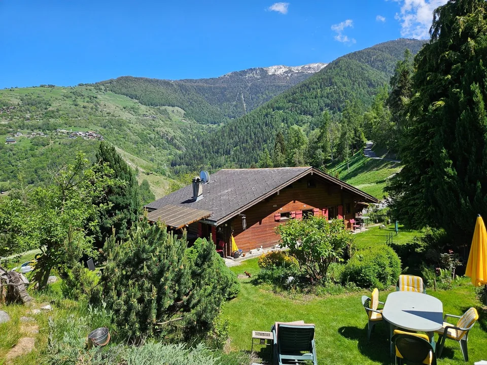 Chalet with independent apartment, in the heart of wild nature