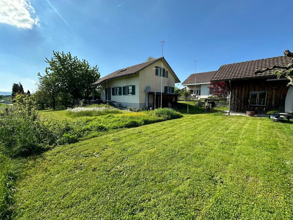 Projet de maison individuelle de 6,5 pièces approuvé avec architecture moderne à Hedingen ZH