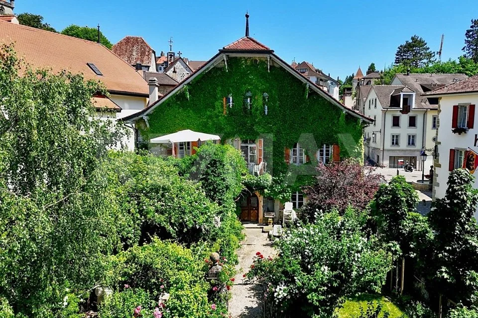 Ein historischer Juwel im Zentrum von Estavayer: 600 m² Wohnfläche – Foto 3 von 14