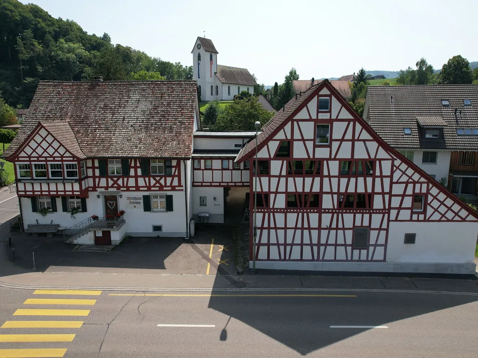 Ensemble Restaurant «Gasthof Sternen» und Mehrfamilienhaus