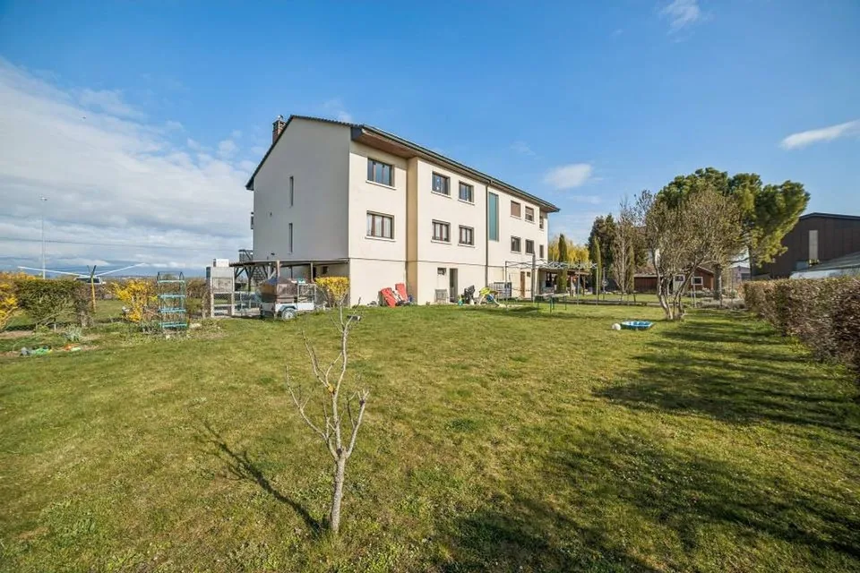 Ensemble immobilier deux appartements vendus en bloc