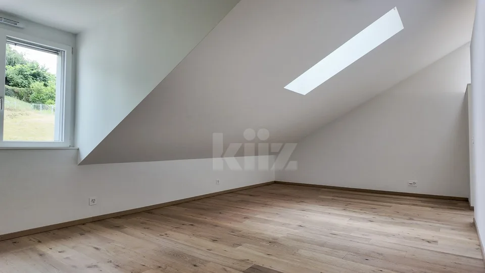 Zweigeschossige Wohnung mit Seeblick in der Nähe von Yverdon