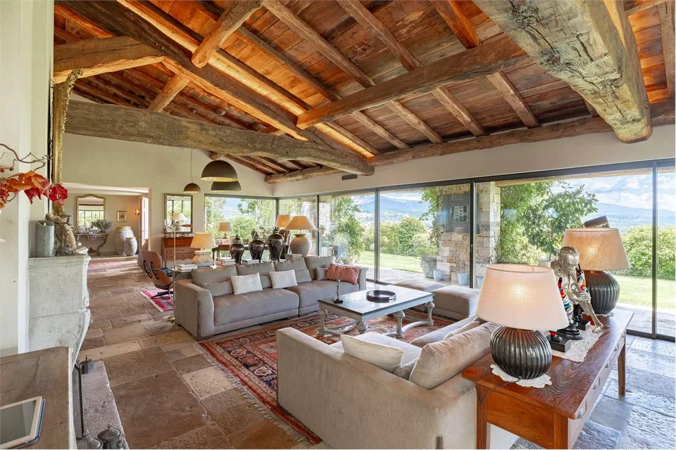 SPLENDIDO CASALE PROVENZALE CON VISTA PANORAMICA. – foto 7 di 13