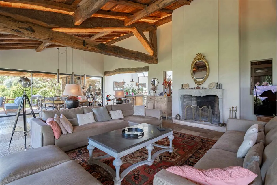 SPLENDIDO CASALE PROVENZALE CON VISTA PANORAMICA. – foto 8 di 13