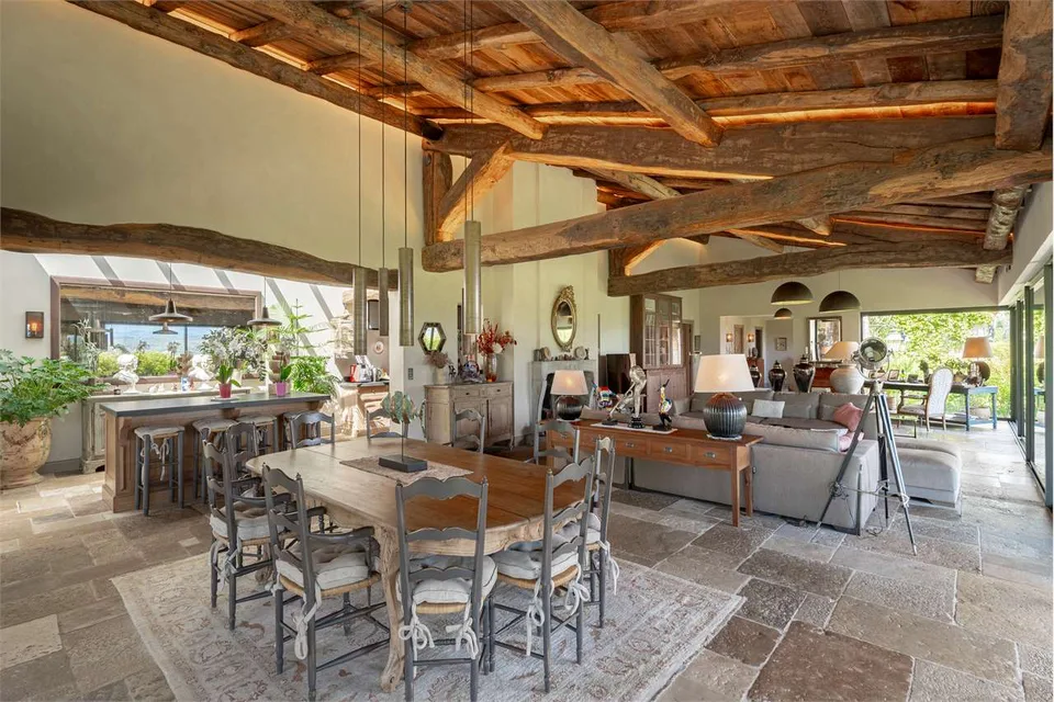 SPLENDIDO CASALE PROVENZALE CON VISTA PANORAMICA. – foto 9 di 13