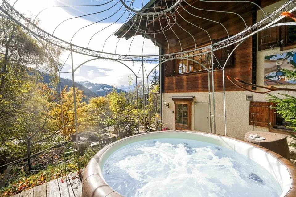 Chalet Rose: Un rifugio di pace verde a La Barboleuse