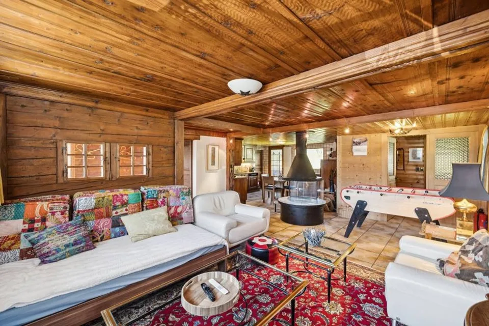 Chalet with two authentic apartments