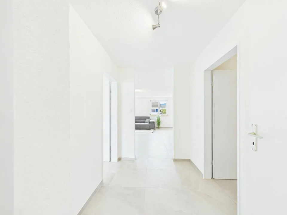 Vollständig renovierte 4,5-Zimmer-Wohnung in Alle – Foto 24 von 26