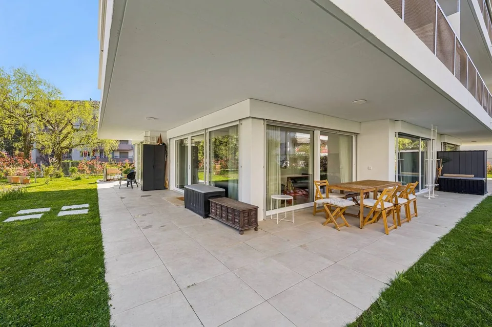 Magnifique 4.5 pièces avec vaste terrasse et jardin privatif à Ecublen