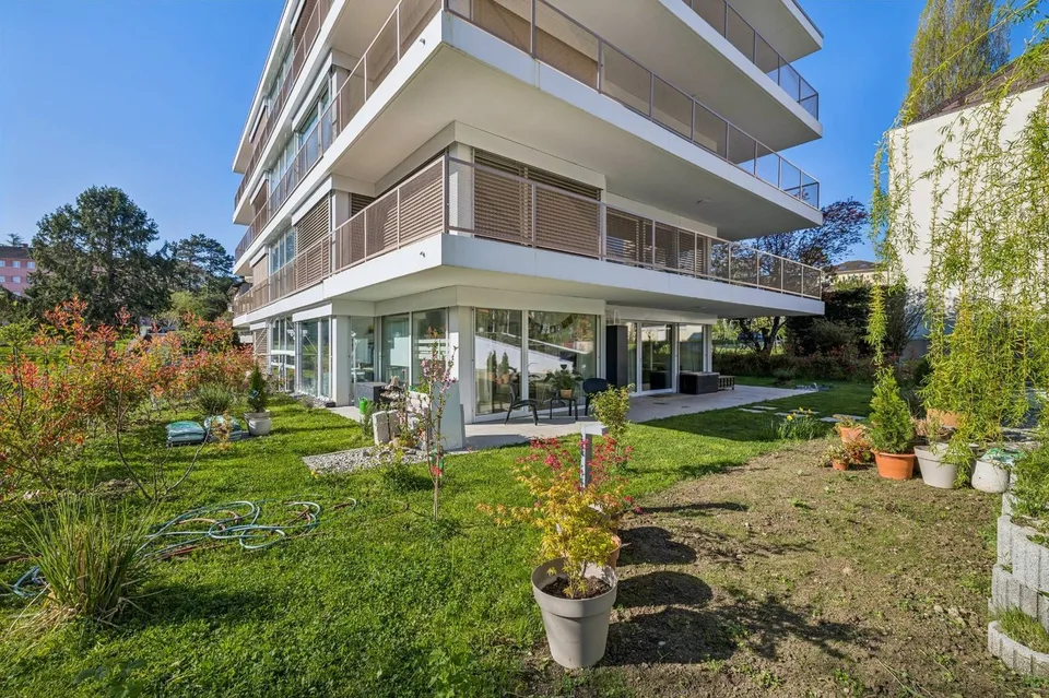 Magnifique 4.5 pièces avec vaste terrasse et jardin privatif à Ecublen