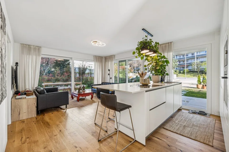 Magnifique 4.5 pièces avec vaste terrasse et jardin privatif à Ecublen