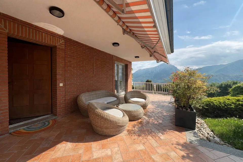 Prächtige Villa in Carona mit Aussicht, Garten und Terrasse – Foto 24 von 27