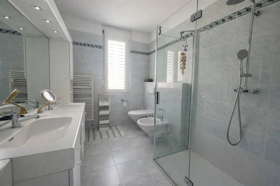 Prächtige Villa in Carona mit Aussicht, Garten und Terrasse – Foto 18 von 27