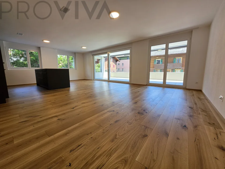 Hell und viel Wohnraum - Im Zentrum mit grosser Terrasse!