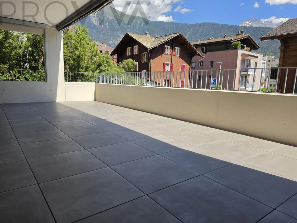 Hell und viel Wohnraum - Im Zentrum mit grosser Terrasse!