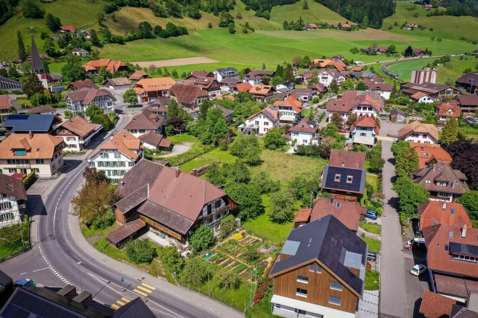Farmhouse with 2 apartments on 3'935 m2 – photo 20 of 20
