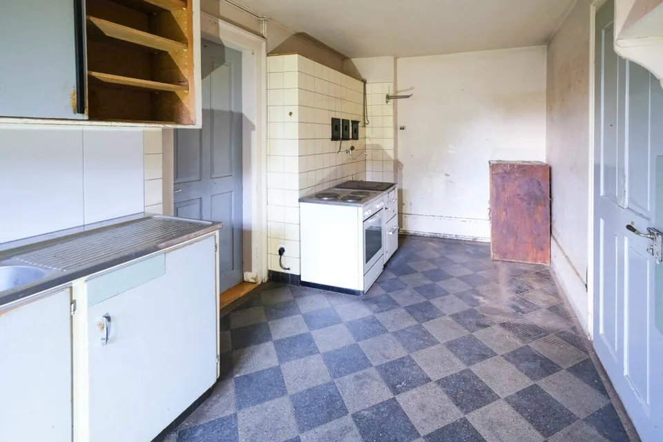 Farmhouse with 2 apartments on 3'935 m2 – photo 8 of 20