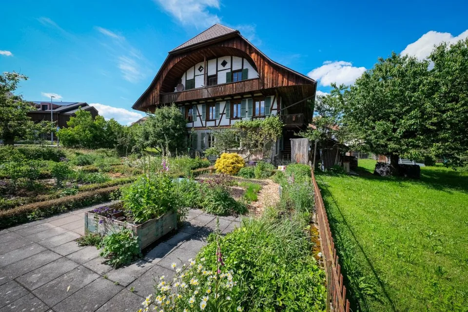 Farmhouse with 2 apartments on 3'935 m2 – photo 13 of 20
