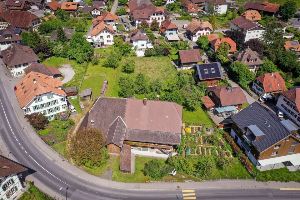 Farmhouse with 2 apartments on 3'935 m2 – photo 17 of 20