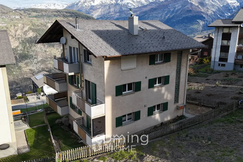 Vigneti di Heida e panorama alpino - ampia appartamento di 4 camere a Visperterminen