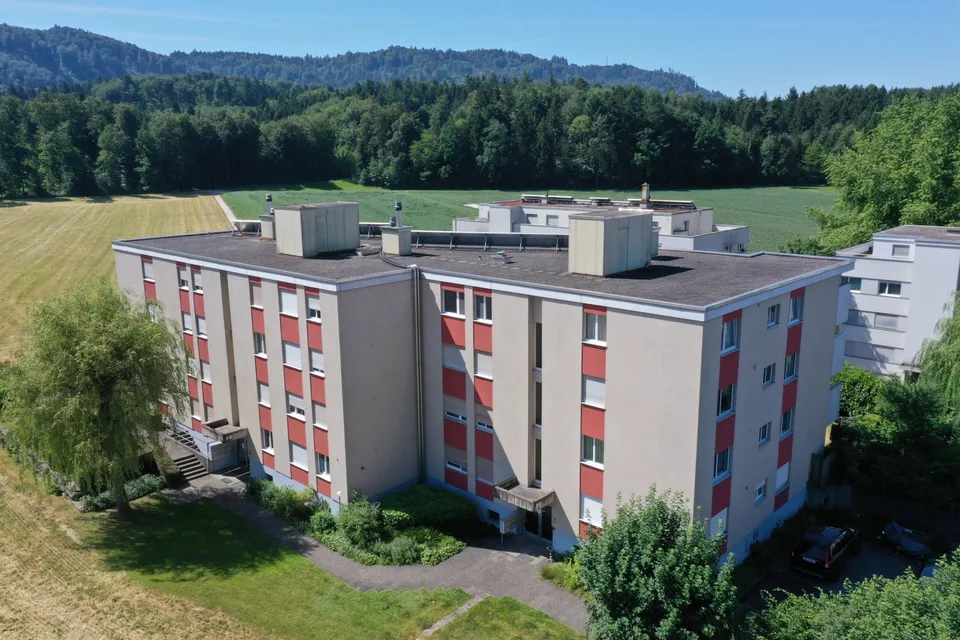 Gepflegte, praktische 3.5-Zimmer - Wohnung inkl. Einstellhallenplatz