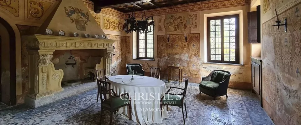 Historisches Schloss mit 17 Zimmern in Cavallirio