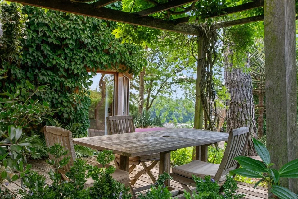 Ein unvergleichlicher Ort, freier Garten, hier nimmt die Natur ihre Rechte wieder – Foto 9 von 13