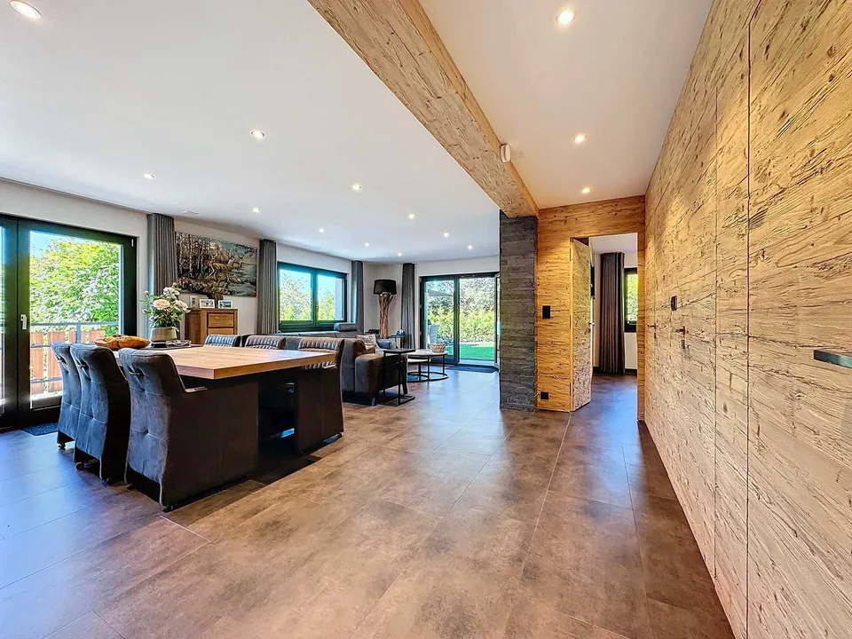 MAISON DE CHARME DE 322 M2 RÉNOVÉE
