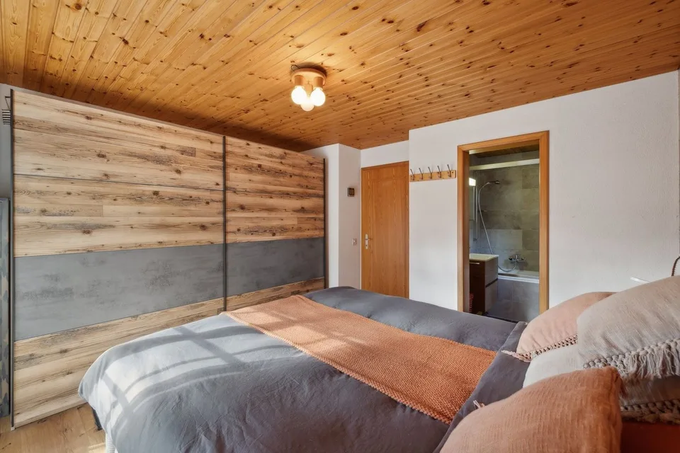 Villars Zentrum, charmantes 3.5-Zimmer-Wohnung, renoviert, Garage, Balkone, schöne Aussicht! – Foto 12 von 13