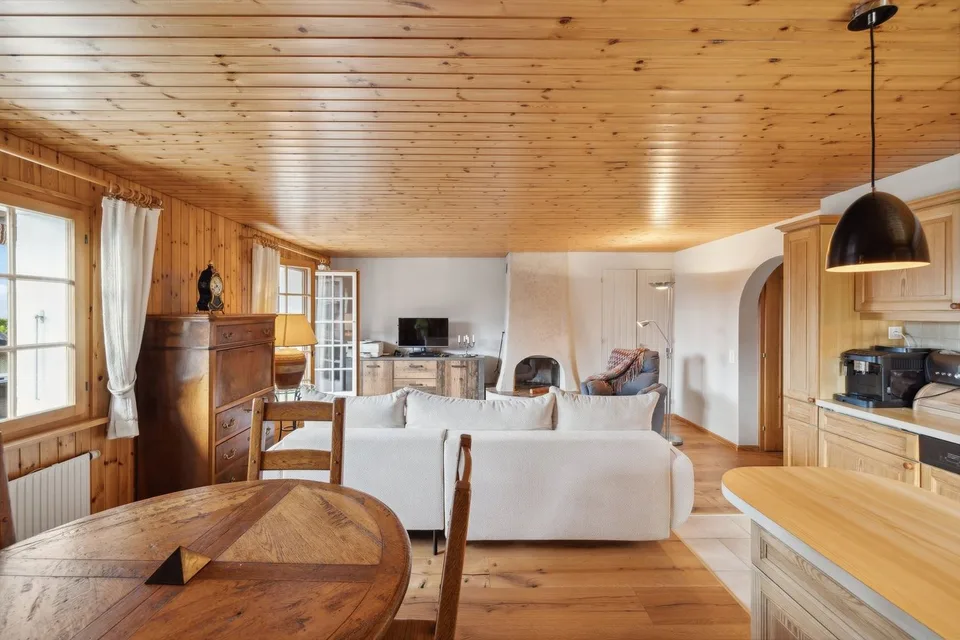 Villars Zentrum, charmantes 3.5-Zimmer-Wohnung, renoviert, Garage, Balkone, schöne Aussicht! – Foto 6 von 13