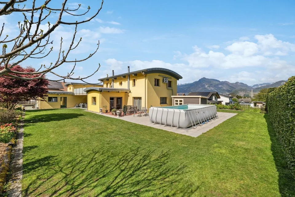 Villa contemporaine avec annexe à Collombey-Muraz