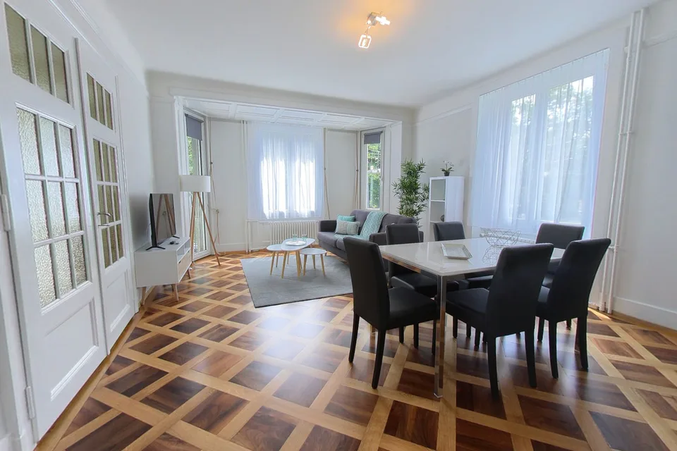 Spacious 80 m² 2-bedroom apartment - Montchoisi, quiet residential area.