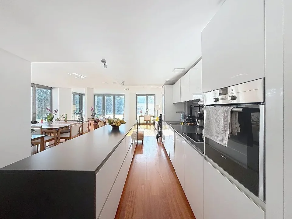 Sehr schönes helles Apartment in unmittelbarer Nähe zum See und dem Park Eaux-Vives