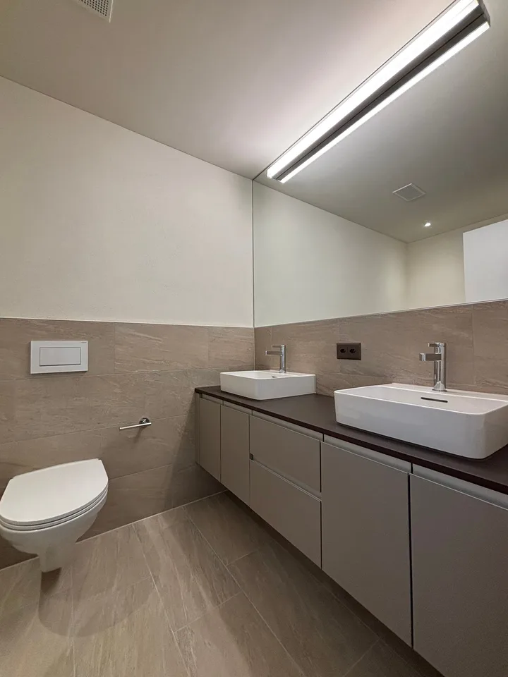 Prima locazione appartamento mansardato 2,5 locali in zona tranquilla con 2 terrazze (78m2)