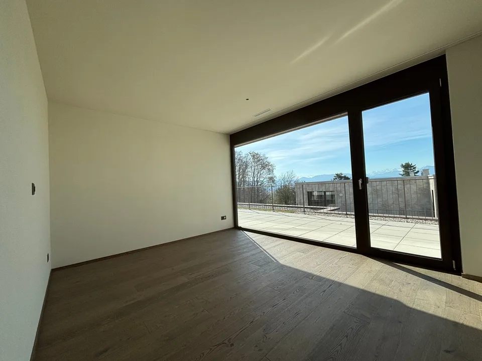 Prima locazione appartamento mansardato 2,5 locali in zona tranquilla con 2 terrazze (78m2)