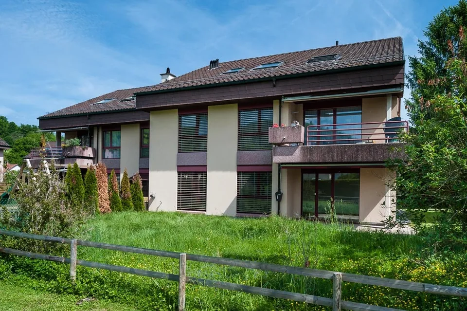 Grosszügige 4.5-Zimmer-Wohnung mit Balkon und schöner Aussicht in Bubendorf