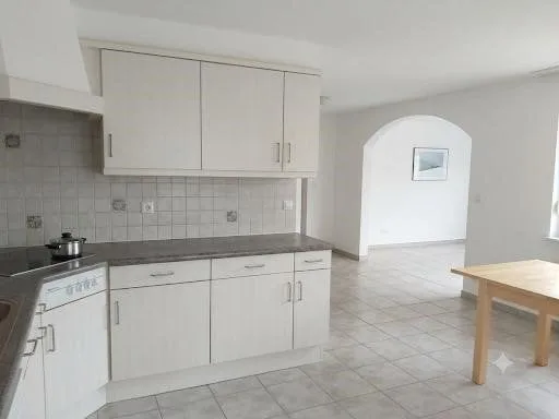 Grosszügige 4.5 Zi.-Wohnung zu vermieten