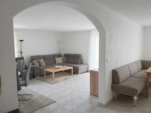 Grosszügige 4.5 Zi.-Wohnung zu vermieten