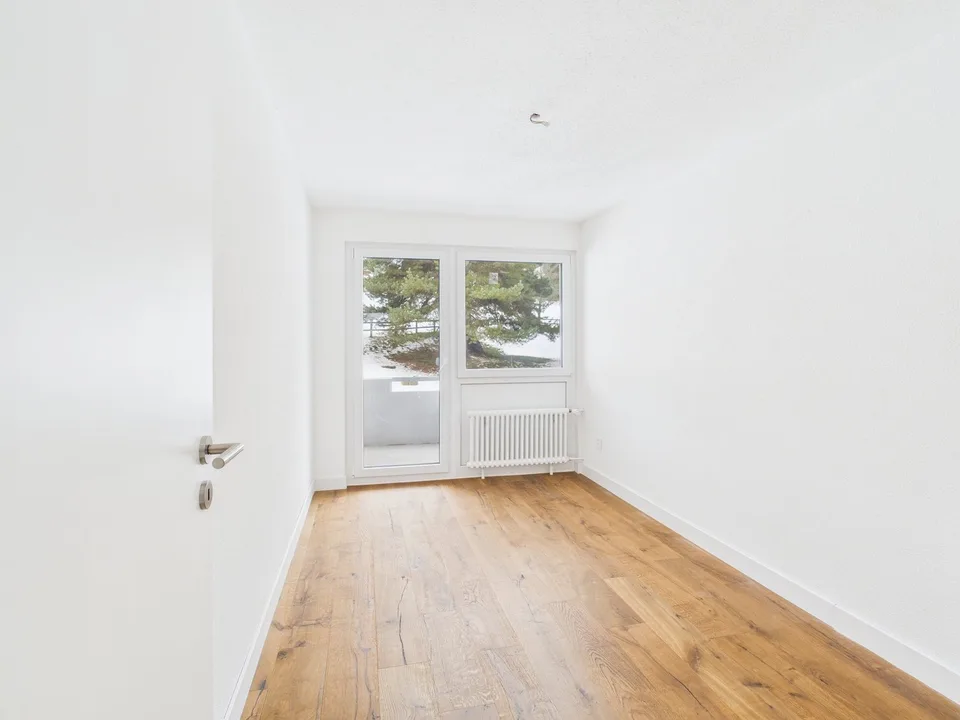 Grosszügige 4.5-Zimmer-Wohnung mit Balkon in ruhiger Lage in Speicher