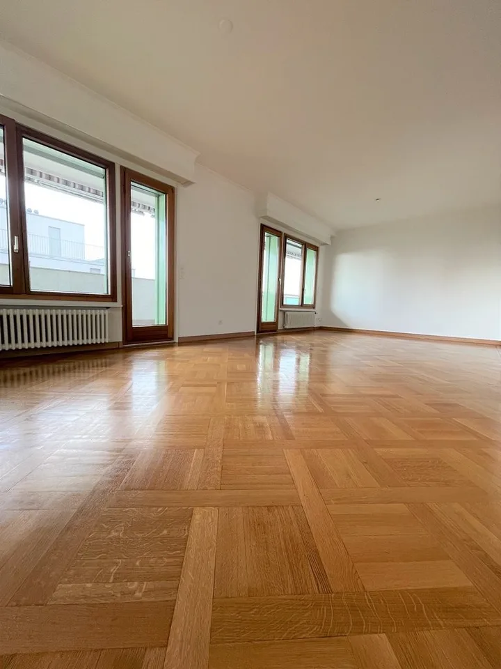 Bell'appartamento di 6 locali con vista panoramica sul lago – foto 7 di 10