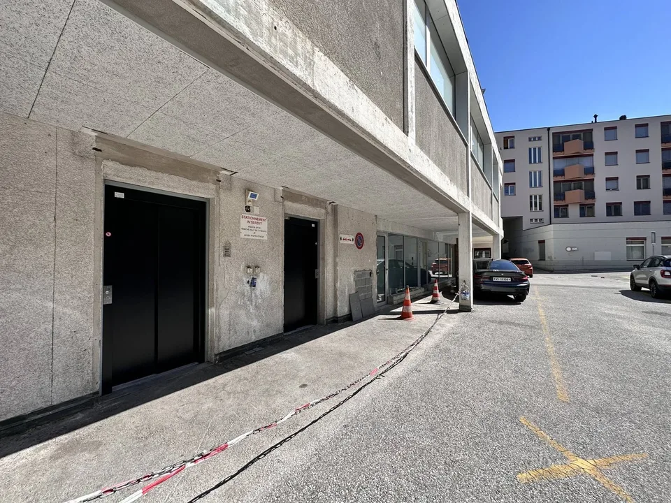 Lager-, Storagefläche von 1000 m2 div. ab 500 m2 zur Miete im Hyperzentrum von Sion