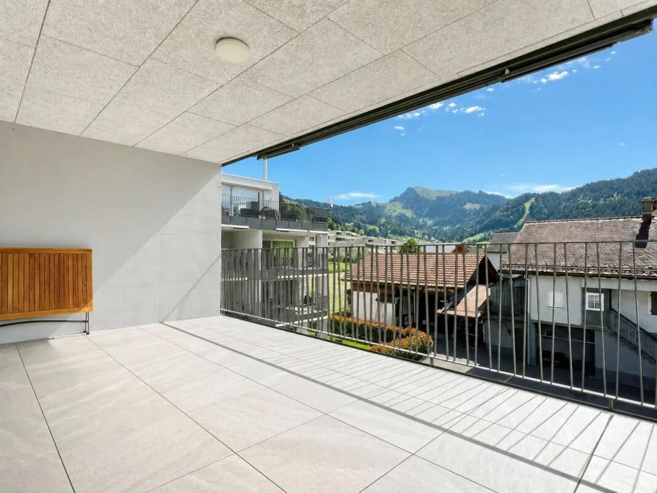 LUXURY INCLUDING LAKE AND MOUNTAIN VIEW