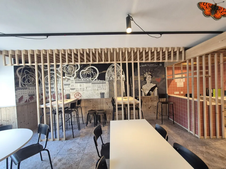 RISTORANTE IN AFFITTO - Nel Cuore della Città di Romont - a piano terra!