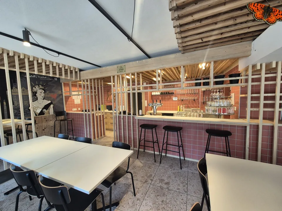 RISTORANTE IN AFFITTO - Nel Cuore della Città di Romont - a piano terra!