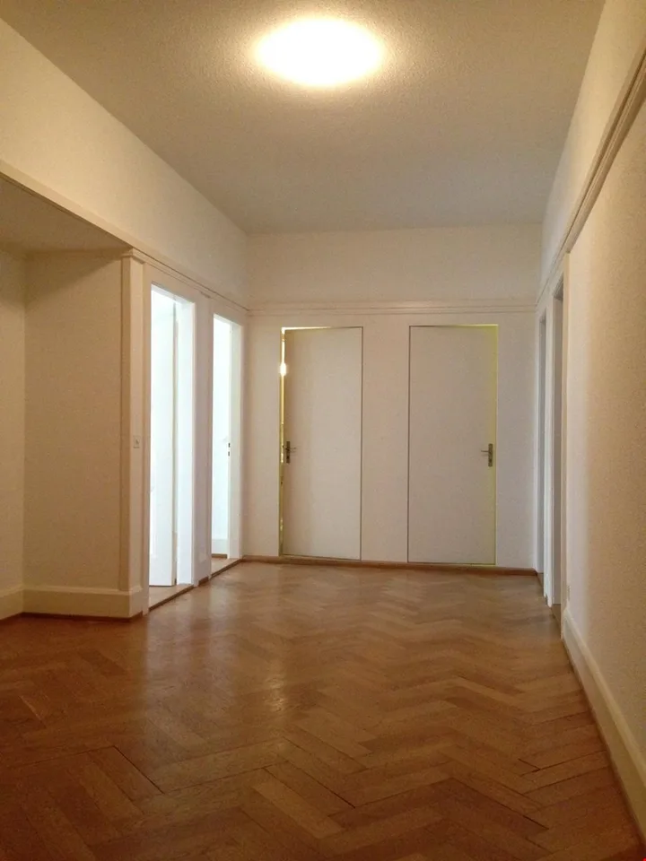 Charmante 5-Zimmer-Altbauwohnung an der Greifengasse in Basel