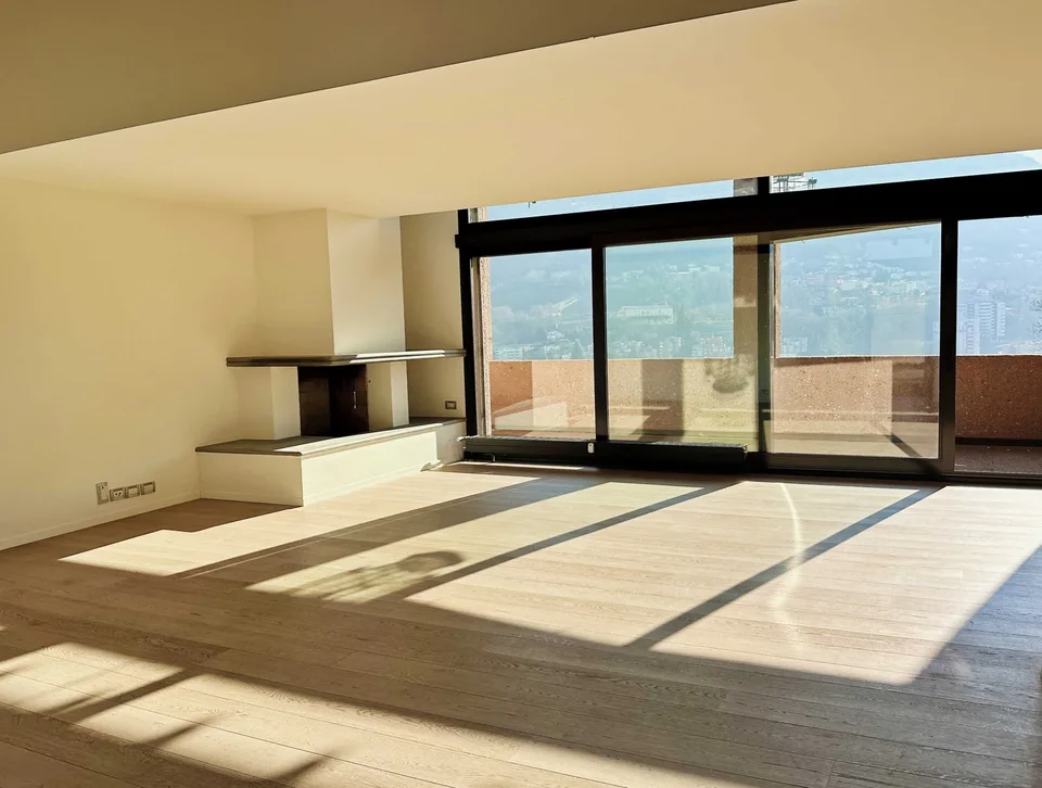 Elegante e luminosa maisonette immersa nel verde di 4.5 locali