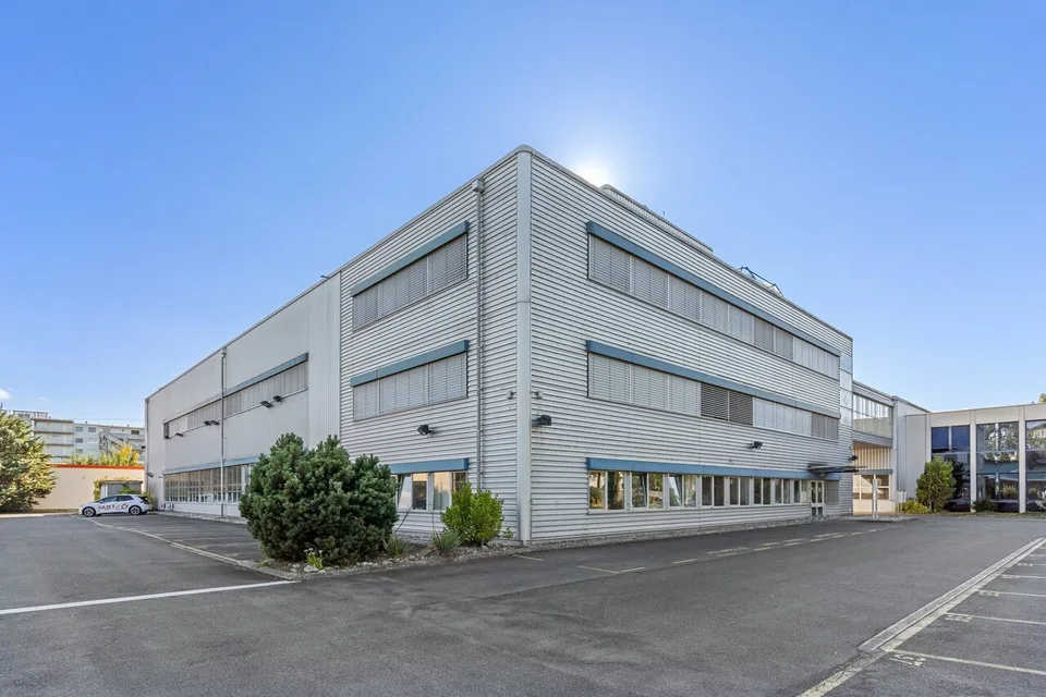 Dépôt de 259m2 - Zone Industrielle d'Yverdon - Proximité autoroute